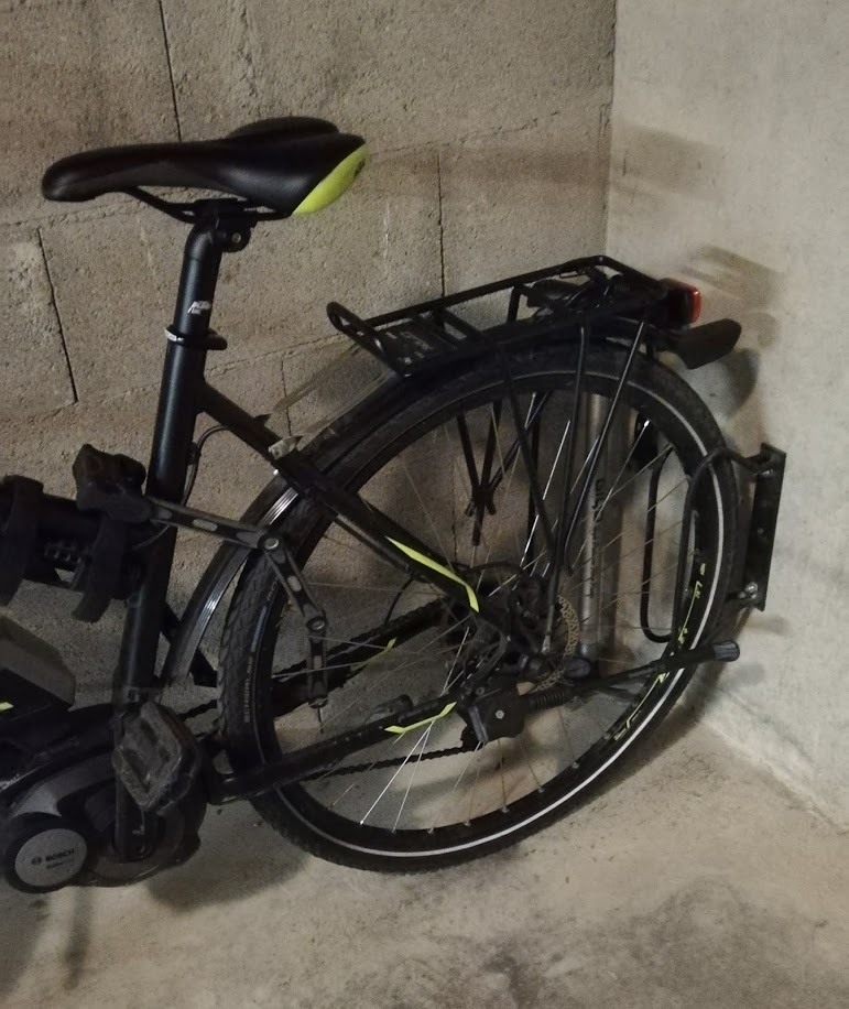 Attacher son vélo dans son garage contre les vols