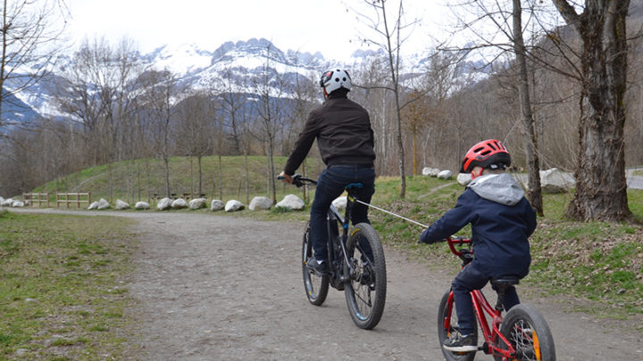 Tire vélo traction enfant