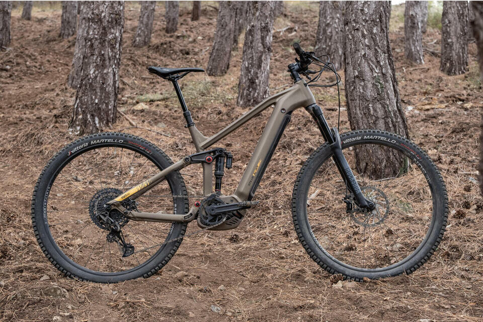 VTT électrique Decathlon Stilus un tout Suspendu à 4000€