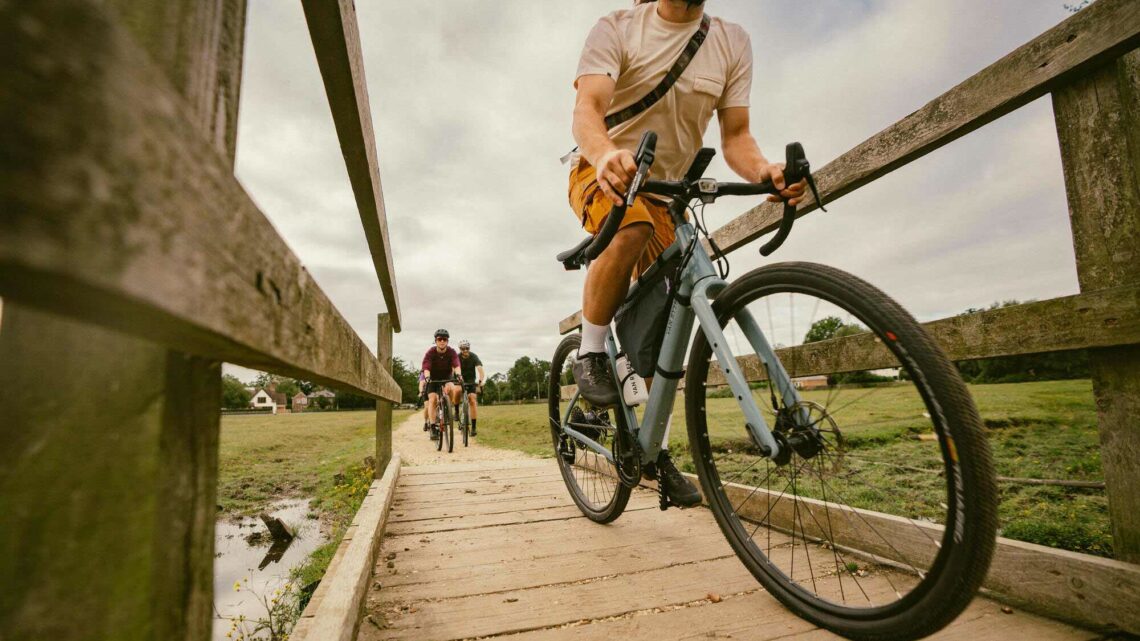 DECATHLON frappe fort avec le nouveau gravel électrique Van Rysel E-GRVL : +de vitesse pour le même prix DECATHLON frappe fort avec le nouveau gravel électrique Van Rysel E-GRVL : +de vitesse pour le même prix